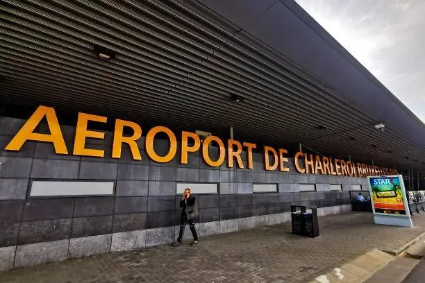 Station 82 E Charleroi-Airport Apartment Charleroi